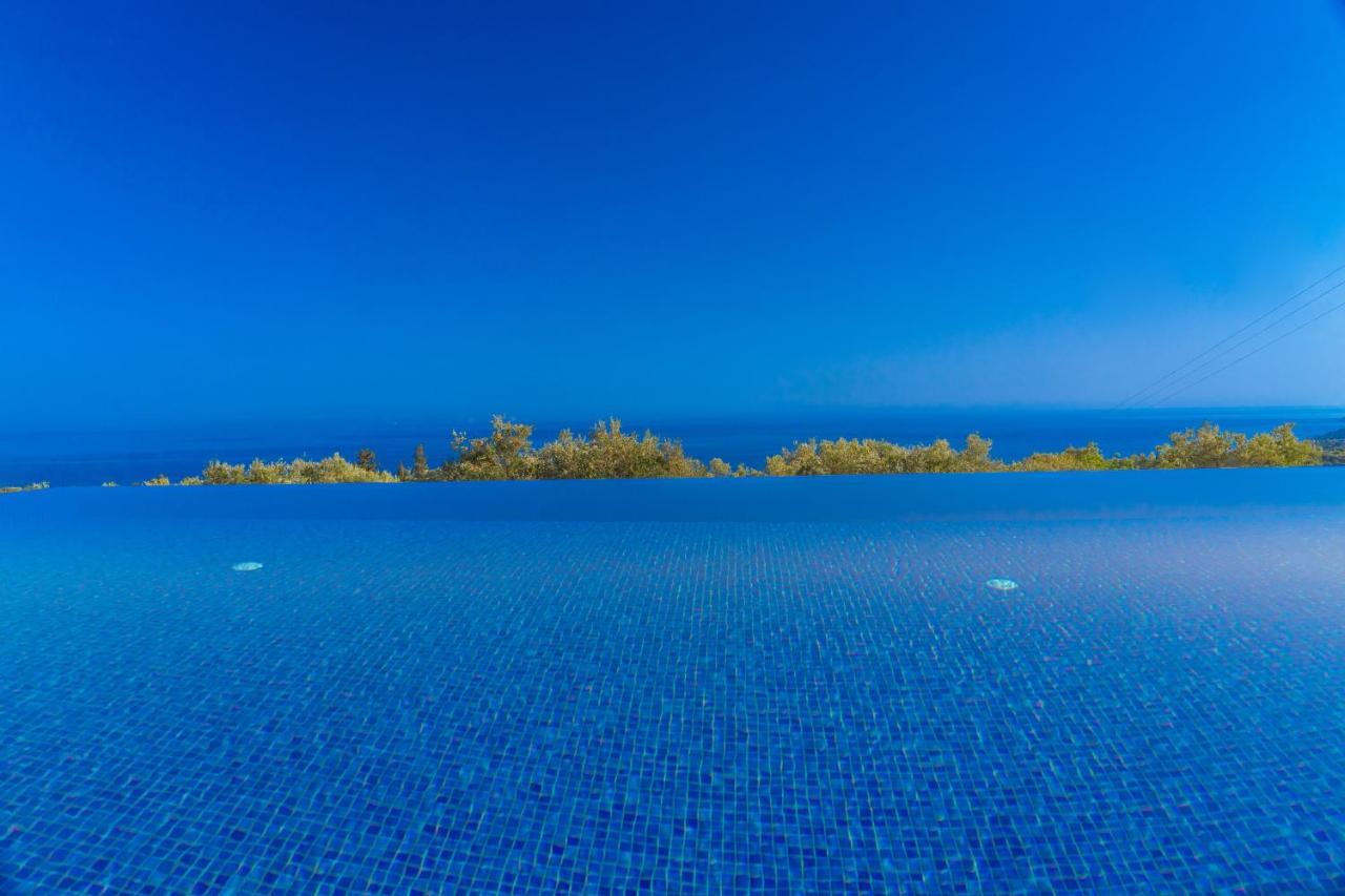 Villa Shades Of Blue Трапезаки Екстериор снимка